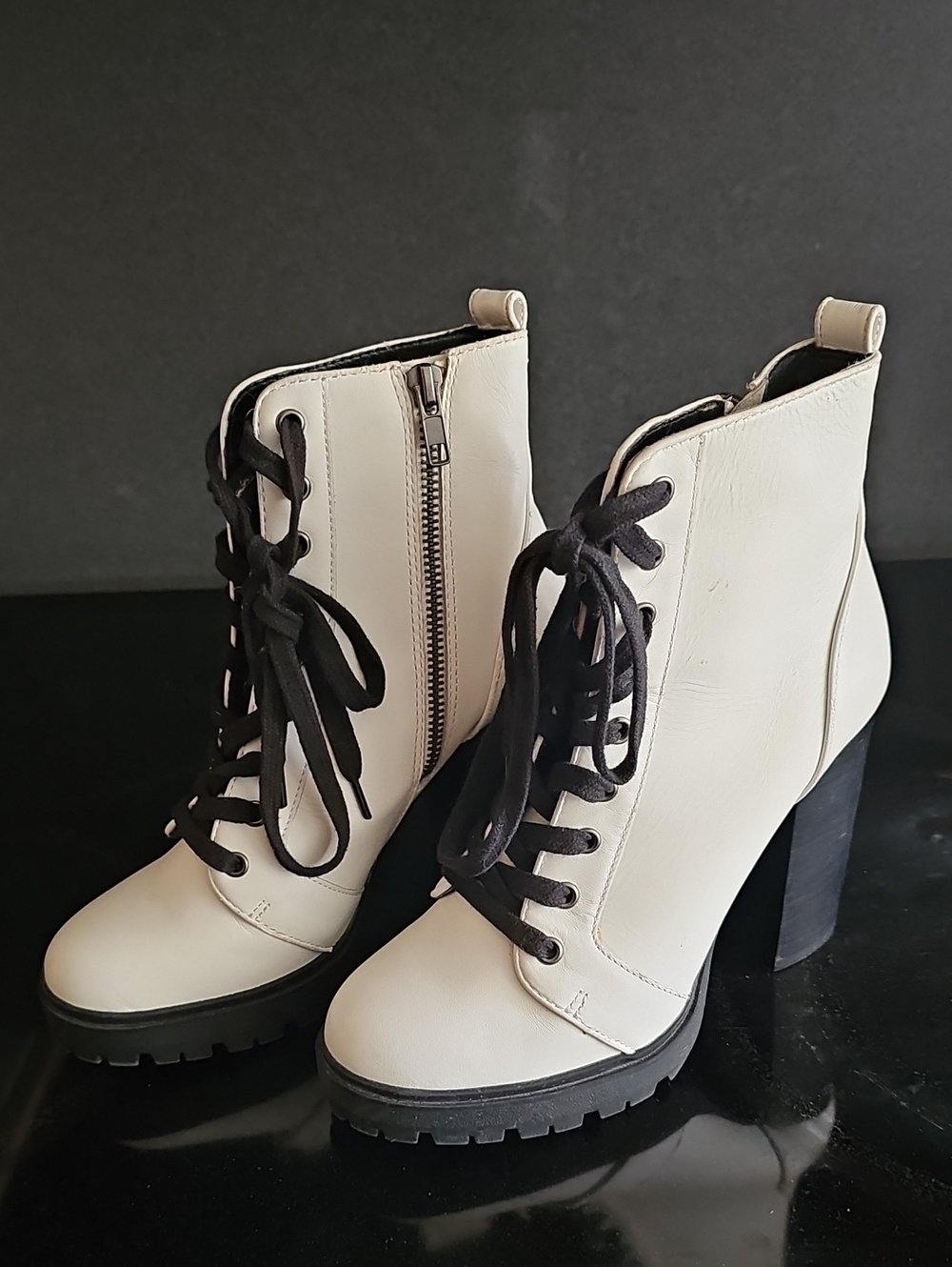 Steve Madden Cream Lace-Up Ankle Boots with Black Laces